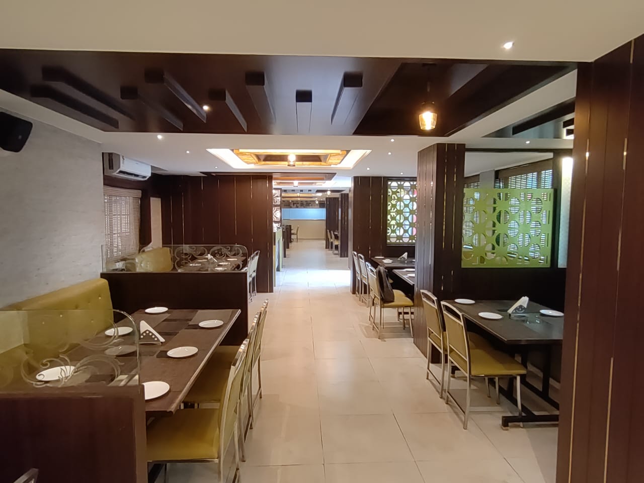 Sanket Inn Garden Restaurant photo 2 thumbnail